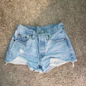 Jean shorts. Brand-Levi’s Size-24 Excellent condition.